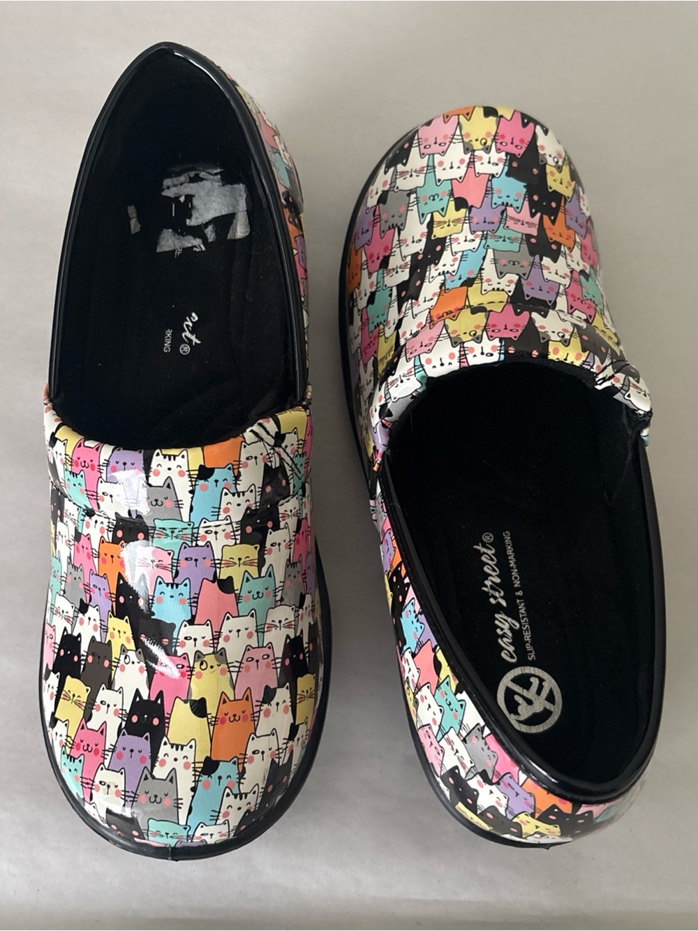 easy street women’s Slip-On Clogs in Multi Cat Print